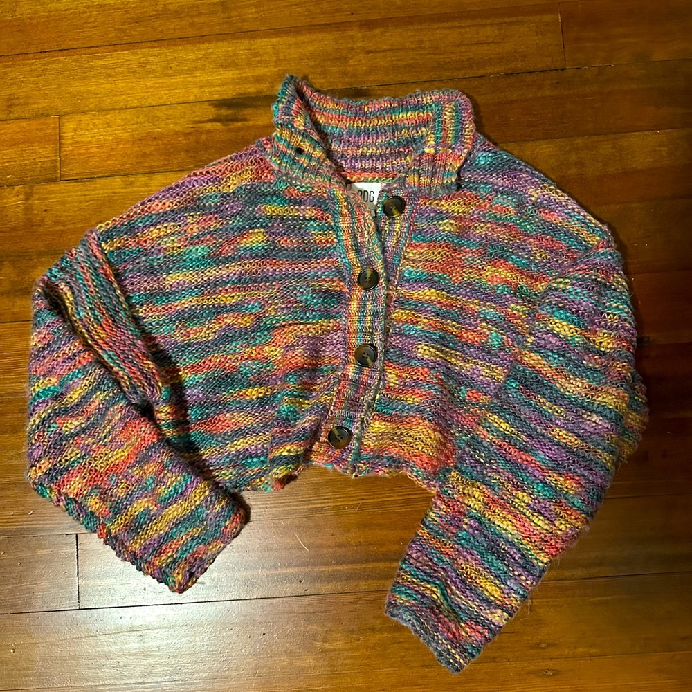 BDG cropped knit rainbow sweater 😍